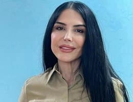 Agent: Mina Moosavikhansari