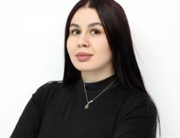 Agent: Chaimaa Ayadi