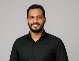 Agent: Waqas Hussain