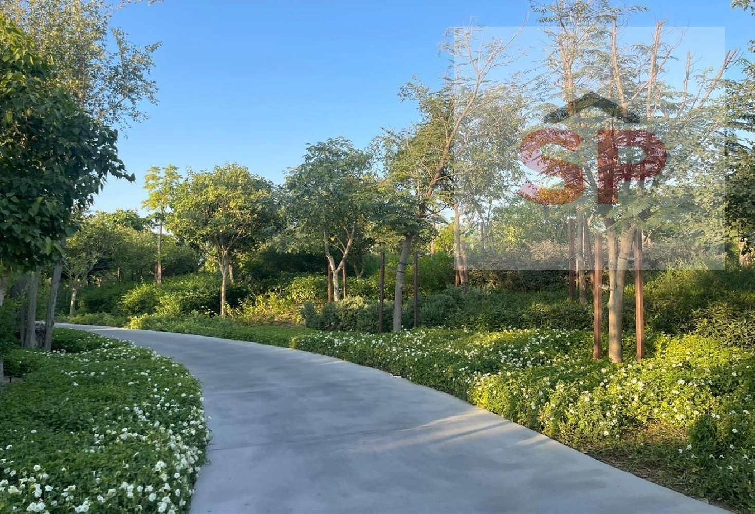 AMAZING 4BR TH+GARDEN | 140K D.P | SMART | EASY PP Pictures