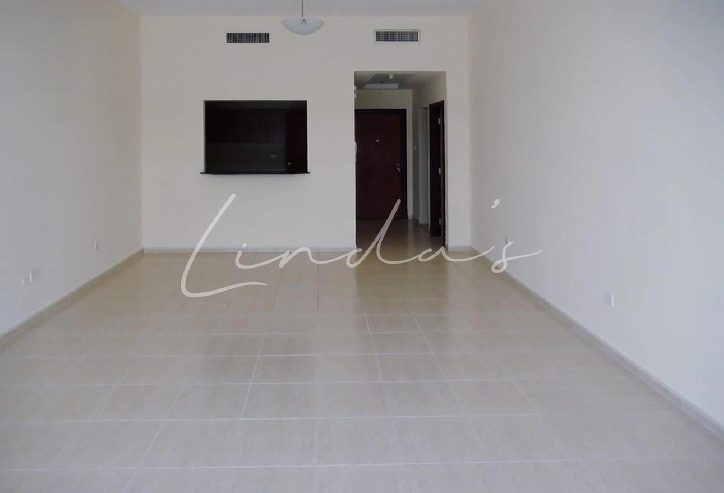 Spacious 1BR | High Floor | Prime Location Image# 1