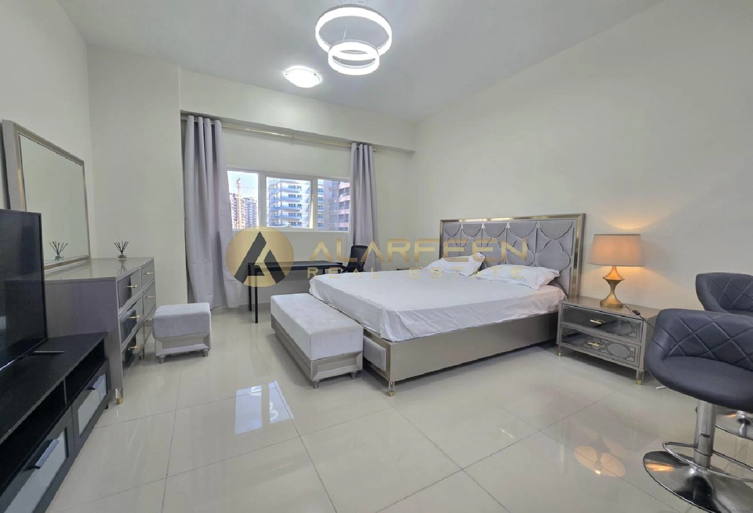 Furnished Studio I High Floor I Community View Pictures