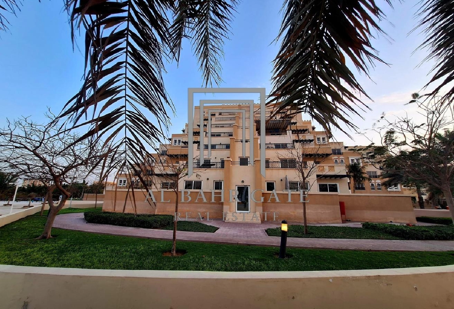 1 Bedroom Apartment | Spacious Layout |Garden View