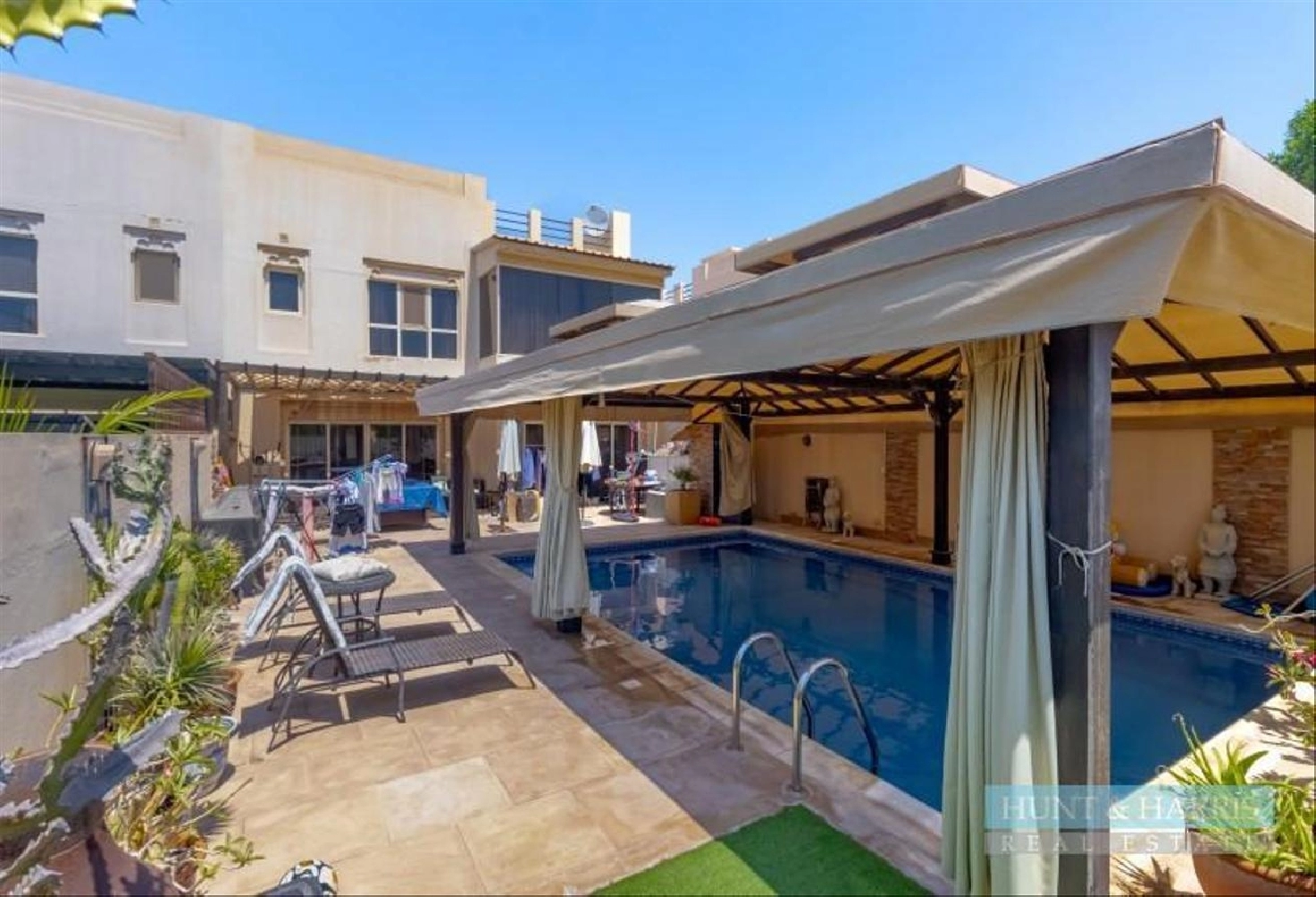 Corner Unit - Private Pool - Ideal for Investment