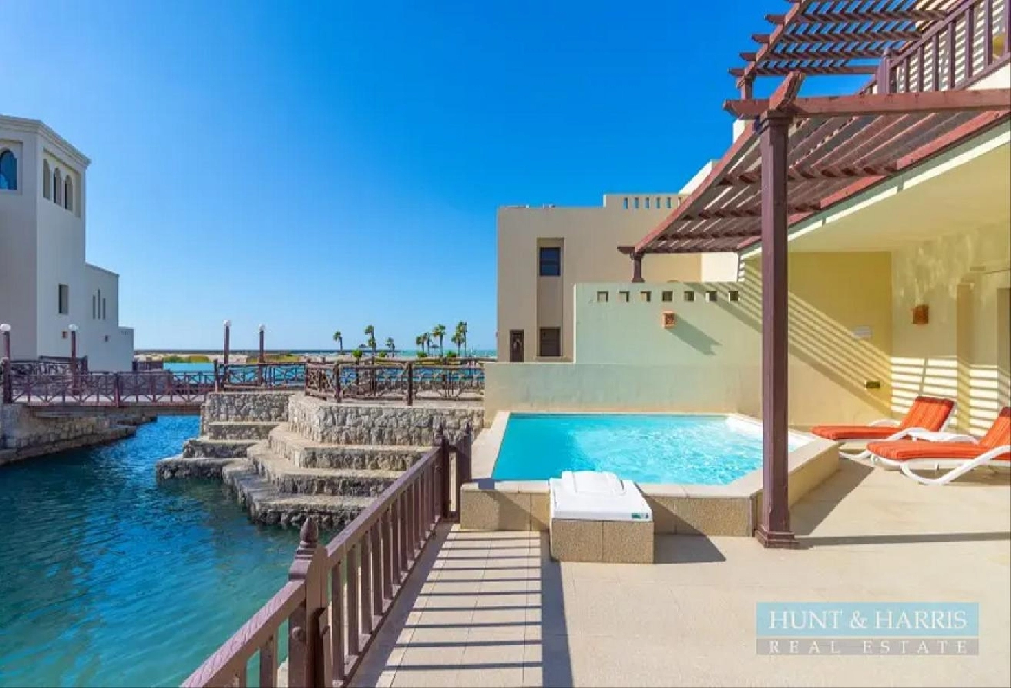 1st Row Beach Villa - Open Kitchen - Resort Style