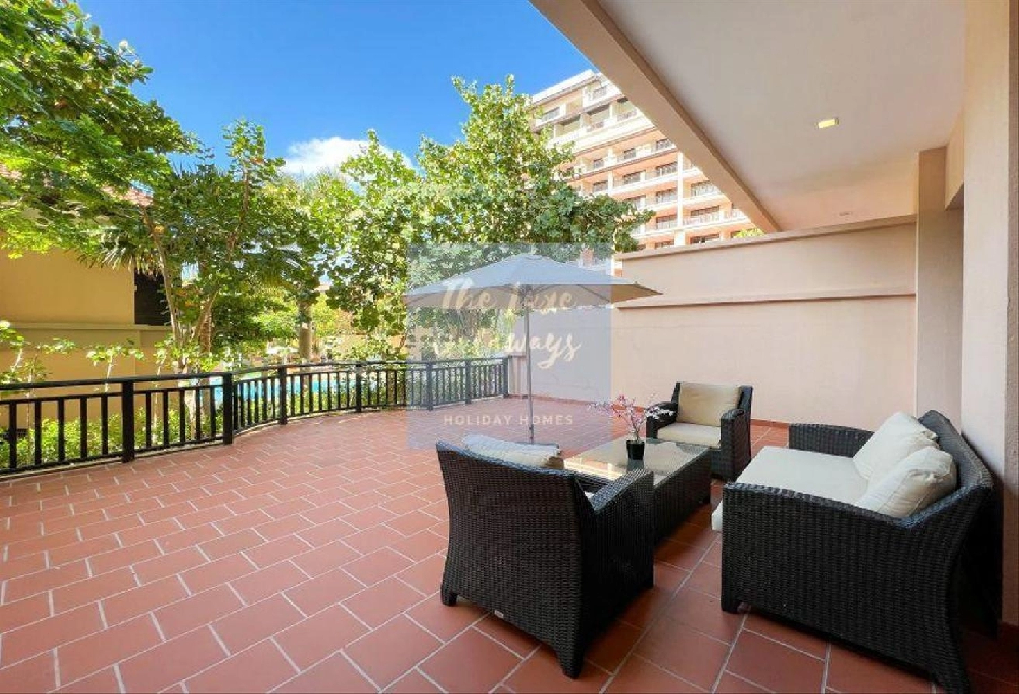 STUNNING 1 BEDROOM I HUGE TERRACE I LAGOON VIEW Image# 1