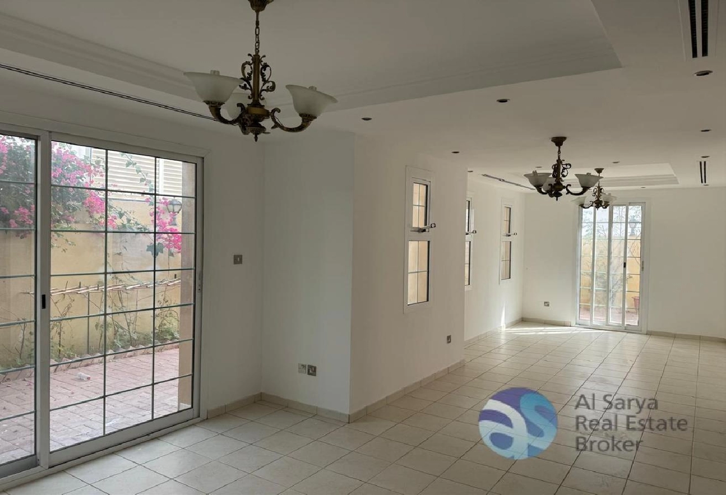 High Finishing Compound 4 Bed | Maid | Garden Image# 1