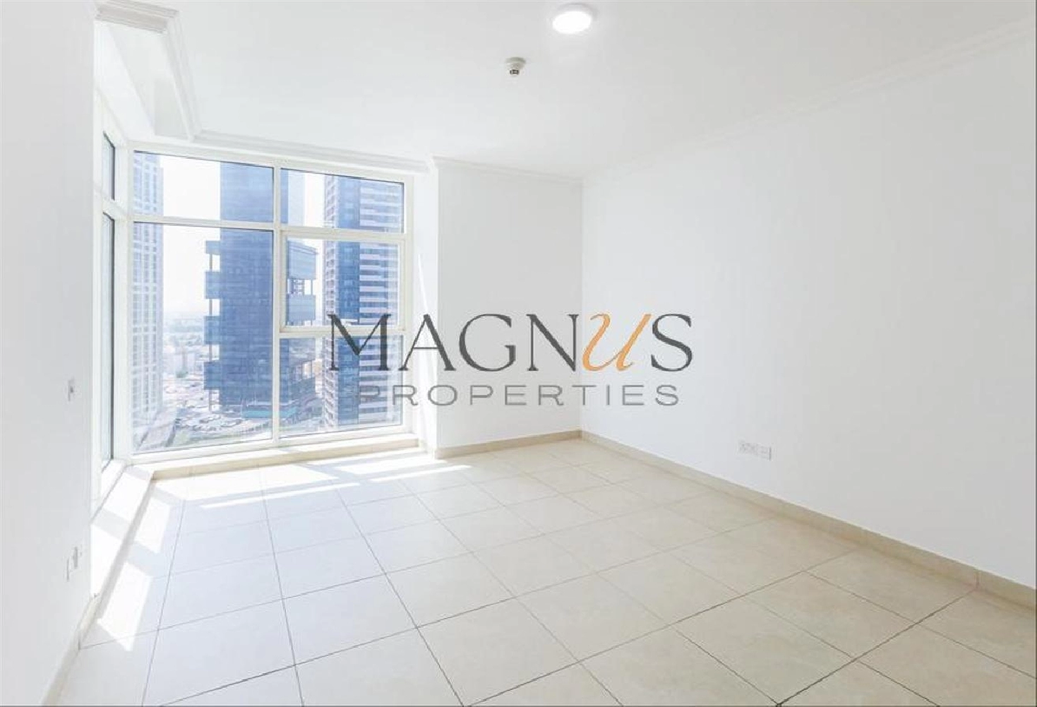 VASTU COMPLIANT | LAKE VIEW | WELL MAINTAINED Image# 1