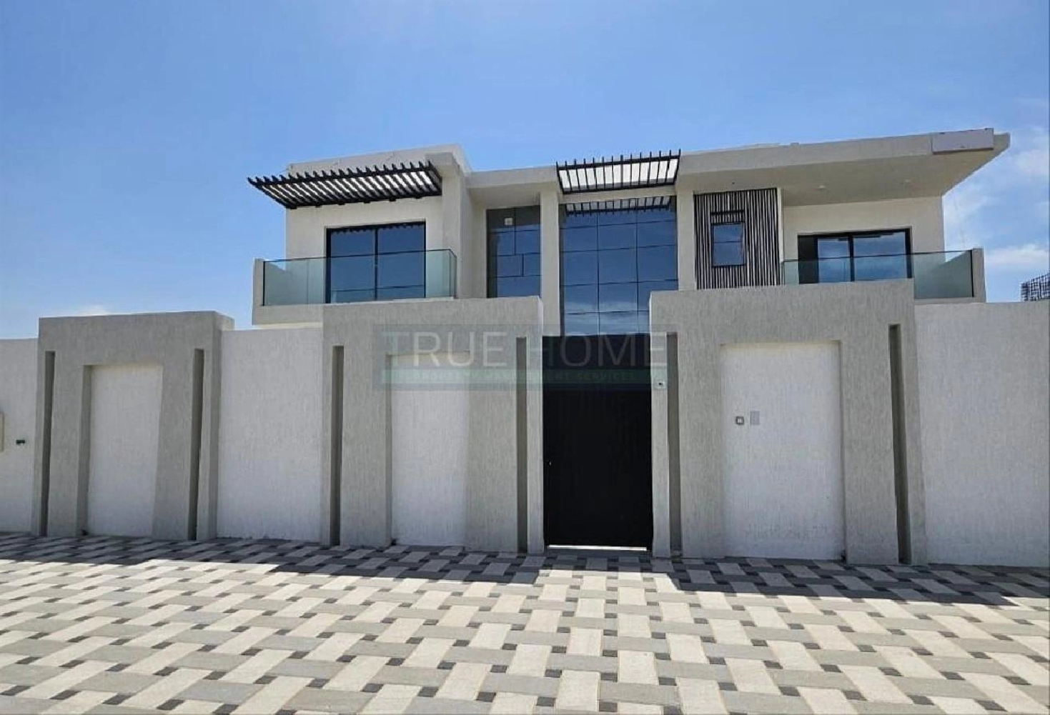 5BR Villa in Al Hoshi - Spacious &amp; Elegant Living