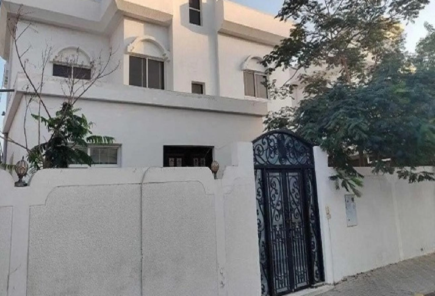 For sale 5 bedrooms villa - Al Sharqan - Sharjah Pictures