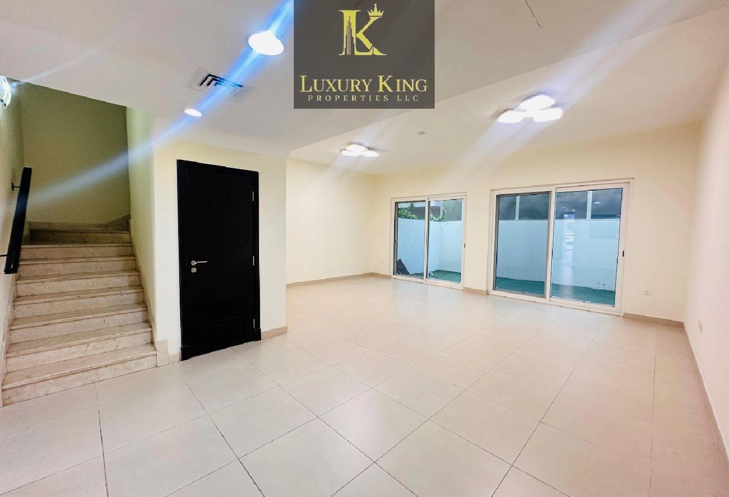 VACANT | 3 Bedrooms + MAID TOWNHOUSE Image# 1