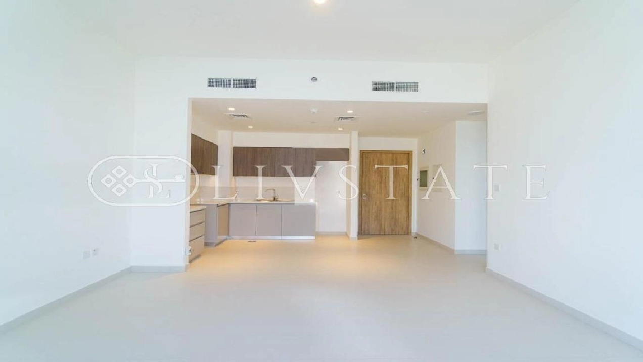 High Floor | Spacious layout | Investors Deal Image# 1