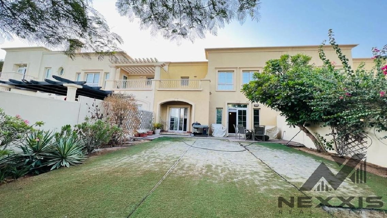 Single Row - Close to Amenities -Well Maintained  Image# 1