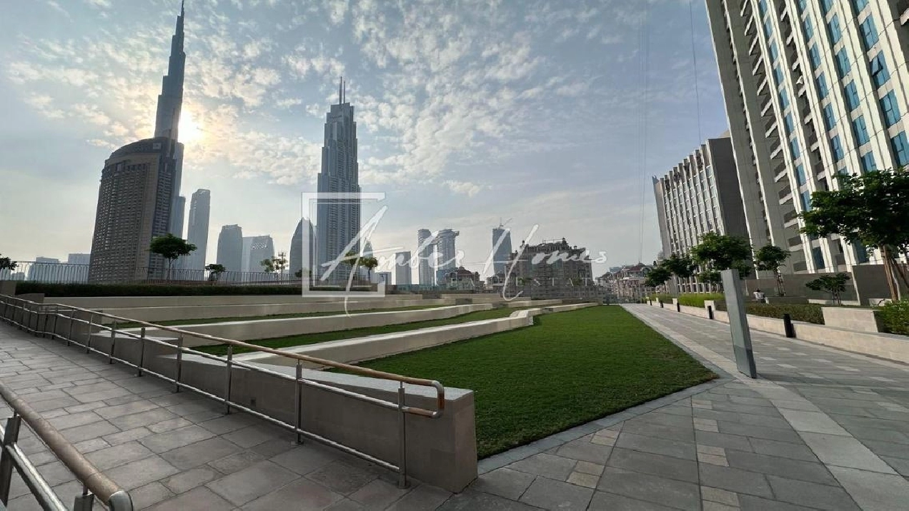 Swanky Dwelling | Marvelous Burj Khalifa Views Image# 1