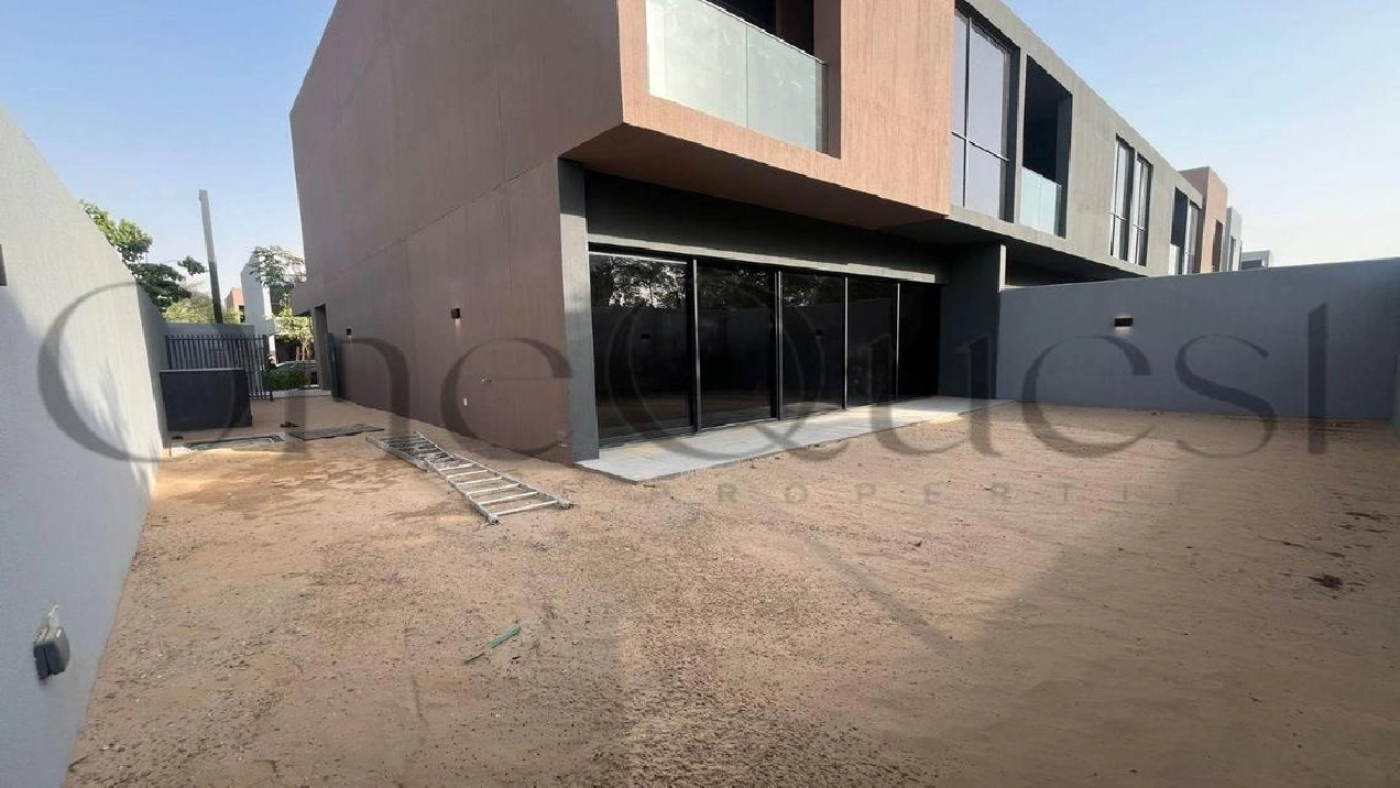 Spacious 3 BR Townhouse in Tilal City Big Layout Pictures