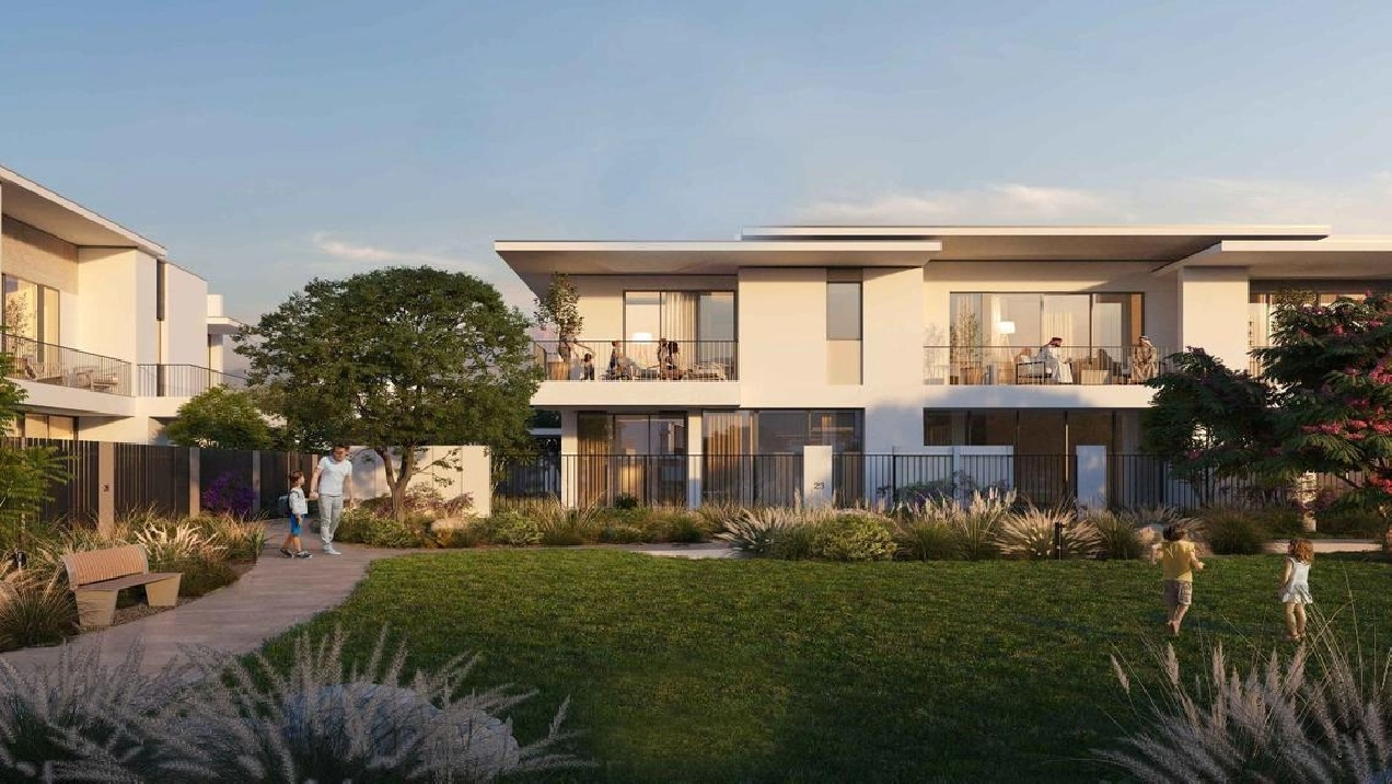 Corner -Single Row | Park Facing - 4 Beds Image# 1