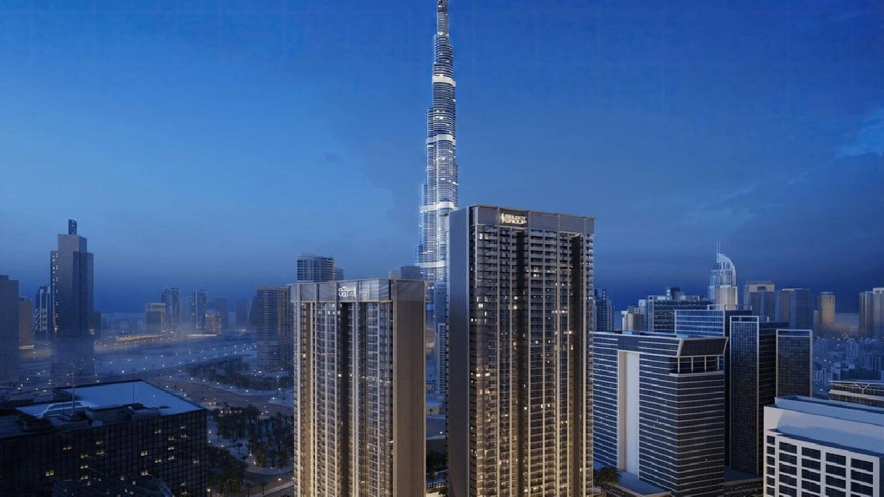 High Floor | Canal and Skyline | Prime Location Image# 1