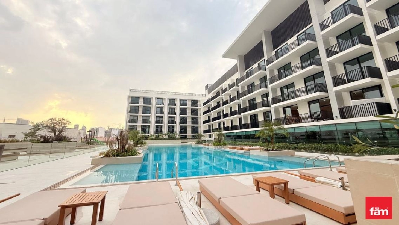 Vacant Amazing view Premium Building  Image# 1