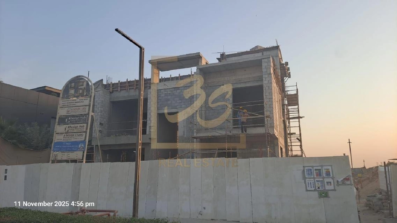 Huge Plot | Private Pool and Lift | Handover Soon Image# 1