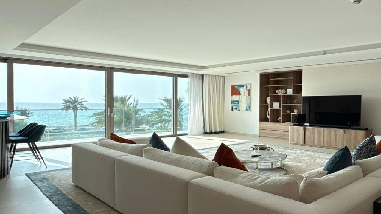 Full Sea View | Furnished | Luxury Image# 1