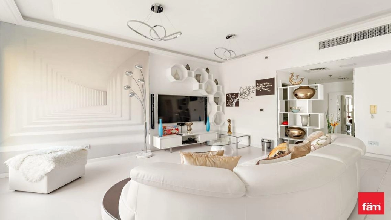 Luxurious Apartment | Upgraded | Beachfront Image# 1