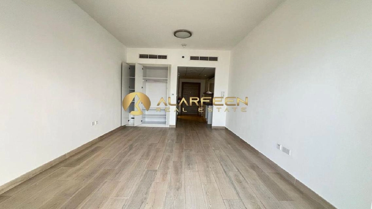 Attractive layout | Studio  | Hot Deal Image# 1