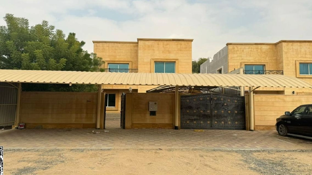 Beautiful, fully renovated villa with air conditio Pictures