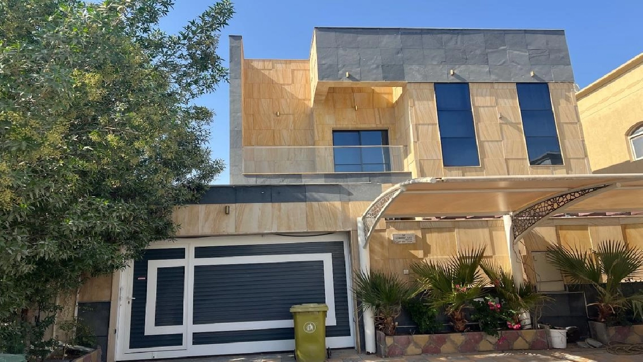 Stunning 5 BR Villa in Al Yasmeen - Serene Living Pictures