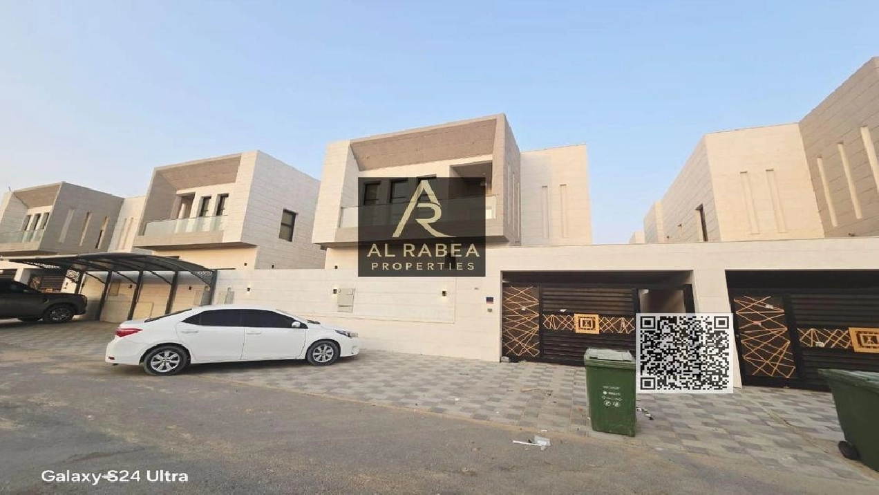 First occupancy - spacious - built-in wardrobes - Pictures