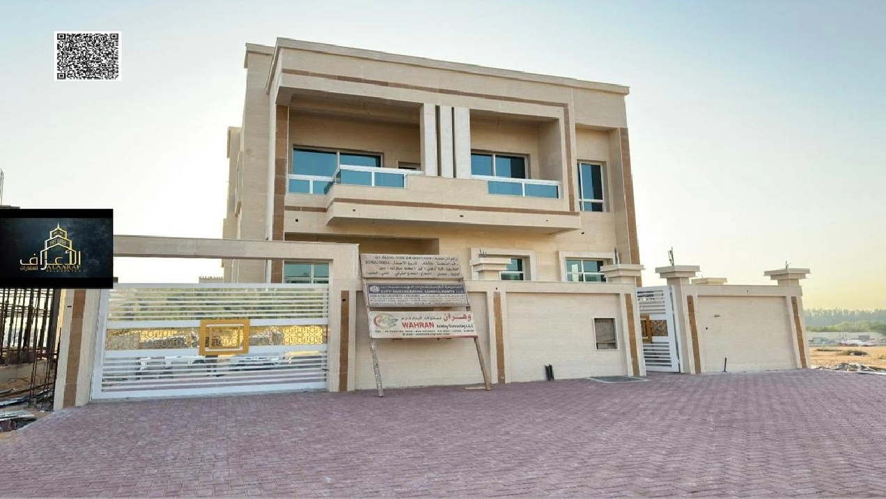 Spacious 5 BR Villa for Sale in Al Helio 2