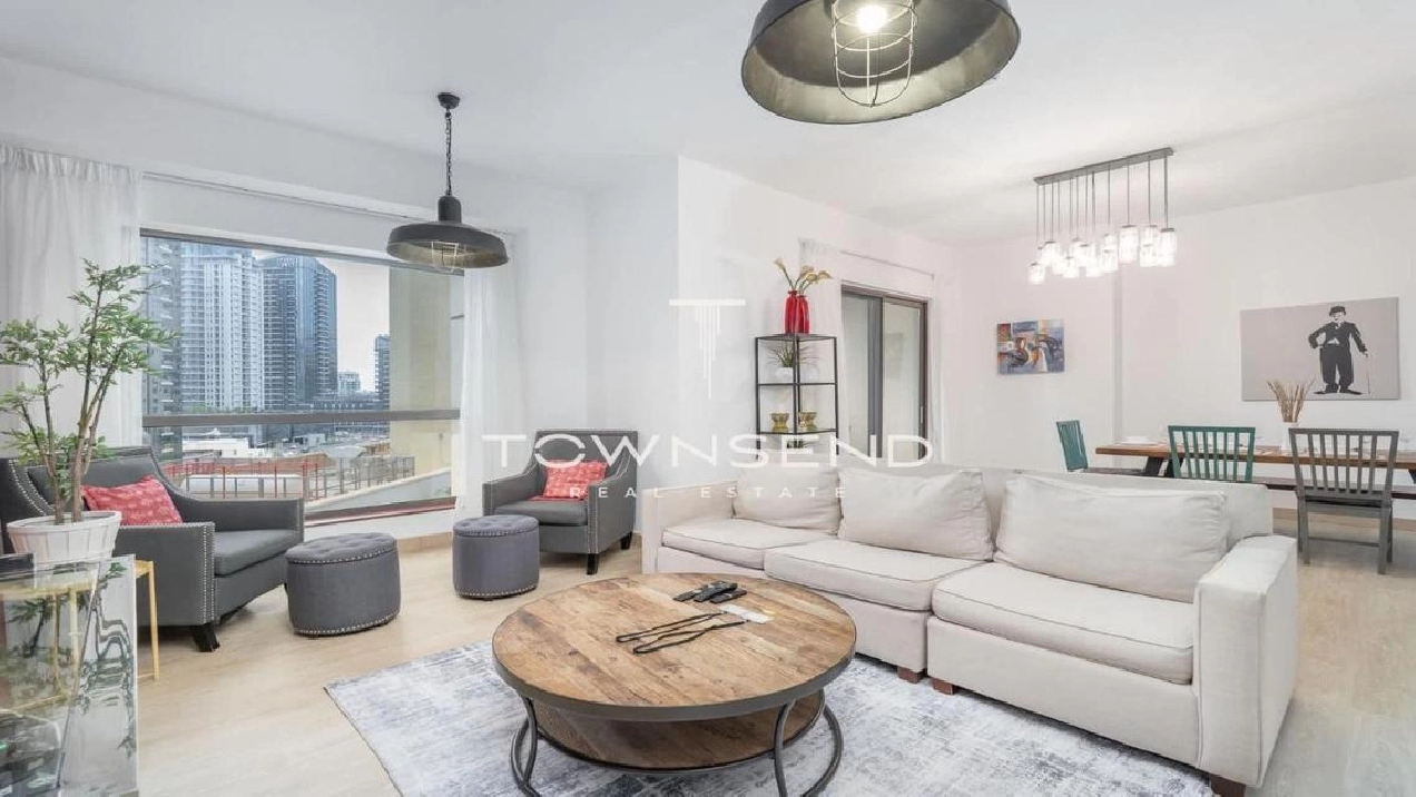 Upgraded| Fully Furnished | Parking Image# 1