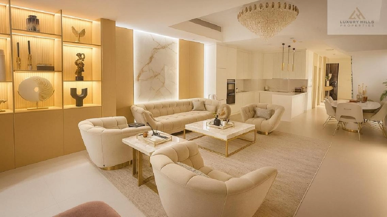 Single row - Fully upgraded - Burj Khalifa View Image# 1