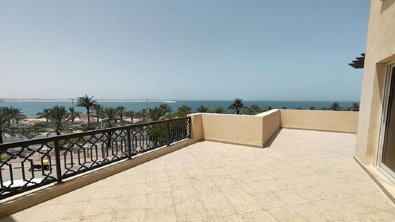 JUST MOVE IN ! GORGEGOUS SEA VIEW FURNISHED 1BR Pictures