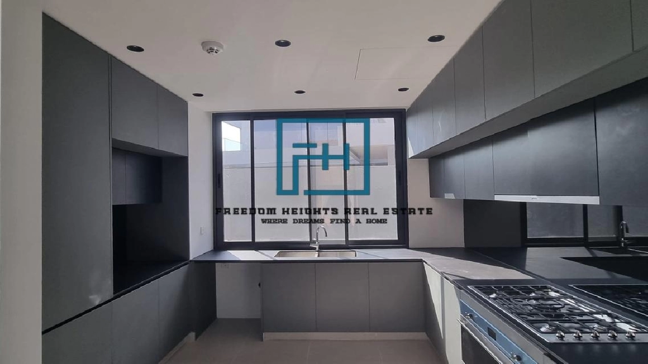 Spacious 5 BR Villa in Masaar/ private / Elev City Pictures