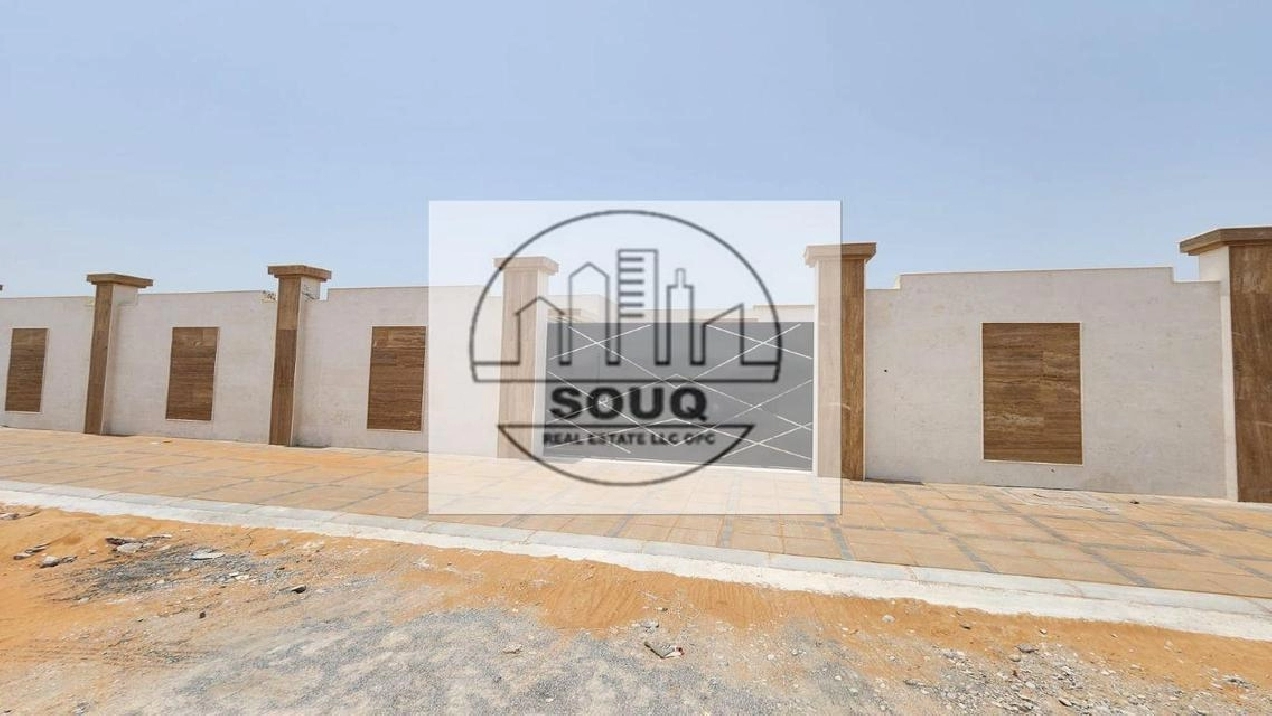 Spacious 6 BR Villa for Sale in Al Qusaidat Pictures