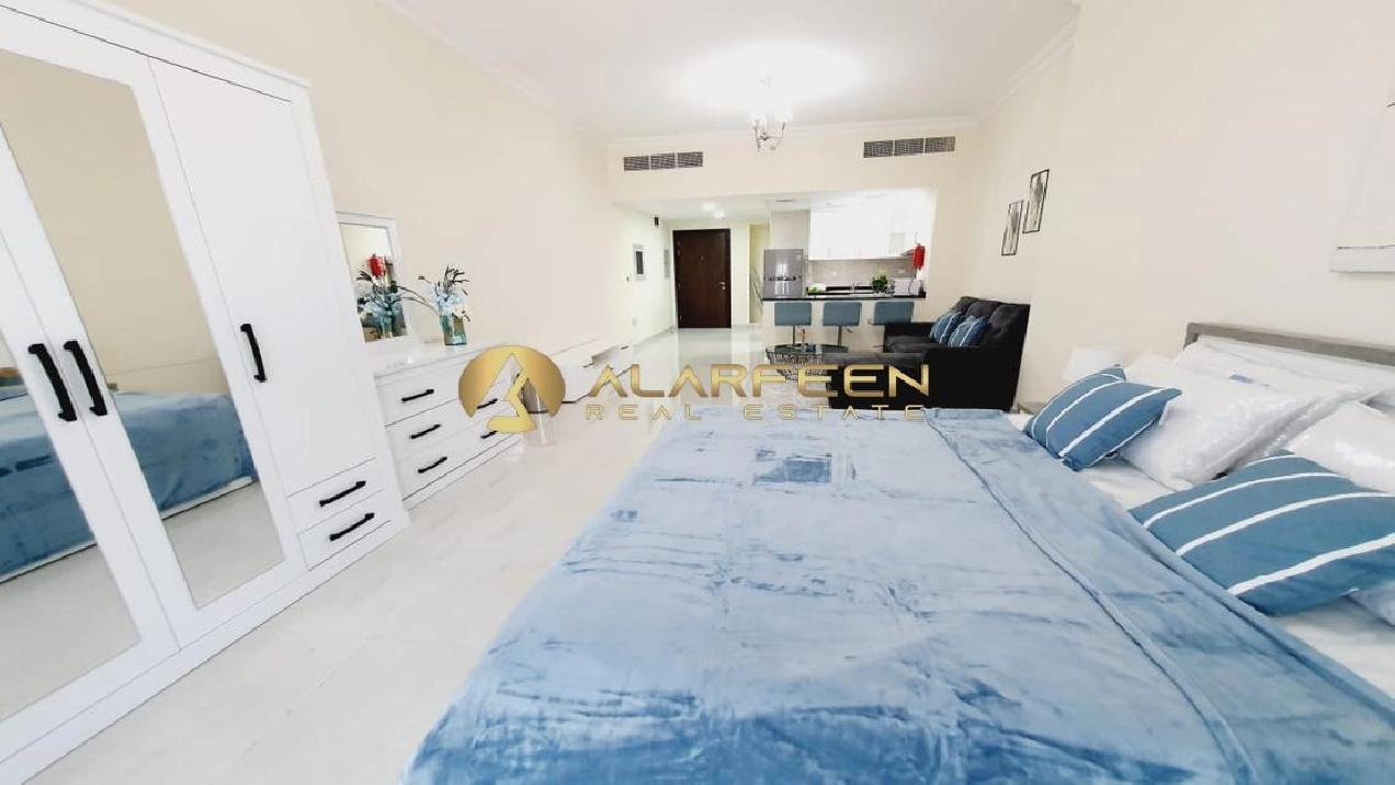 Community View | Prime Location | Spacious Unit Pictures