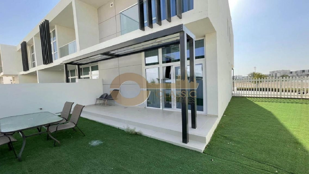 Big Plot | Single Row | R2EE | End Corner Unit Image# 1