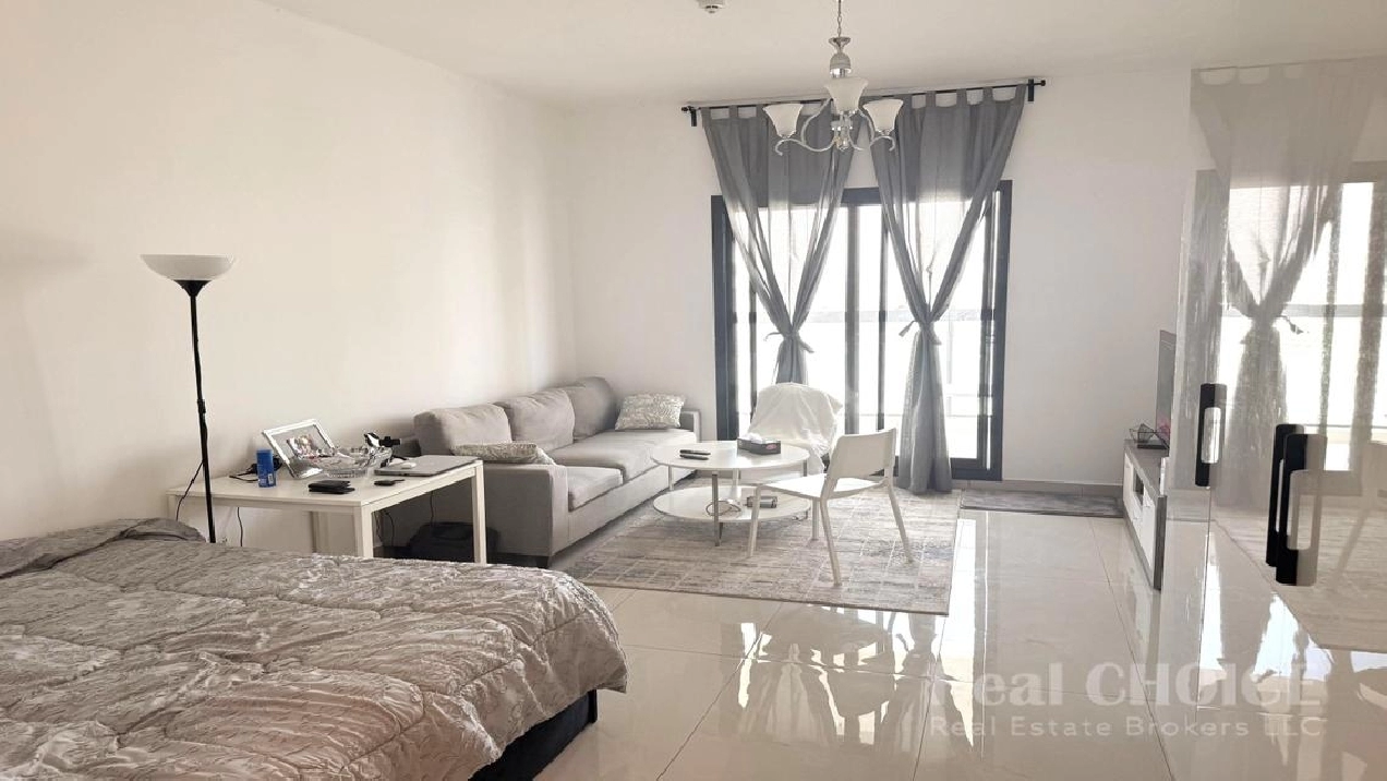 Spacious and Modern| Heigh floor| Rented-Good ROI Image# 1