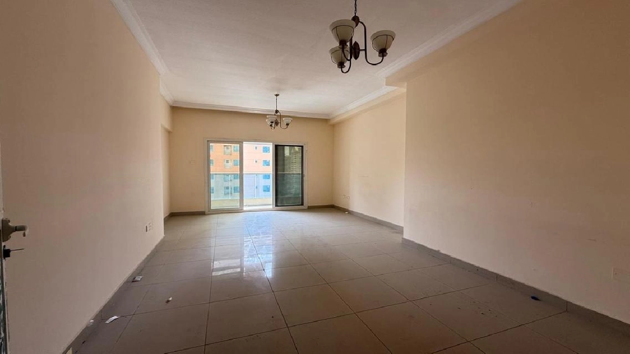 For Rent Spacious 3-Bedroom Apartment with hall in