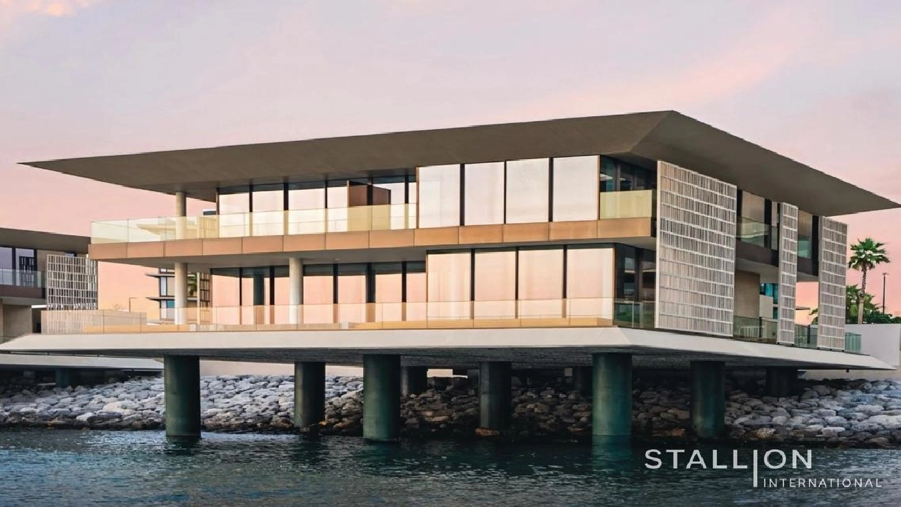 Facing Arabian Gulf With An Option To Buy