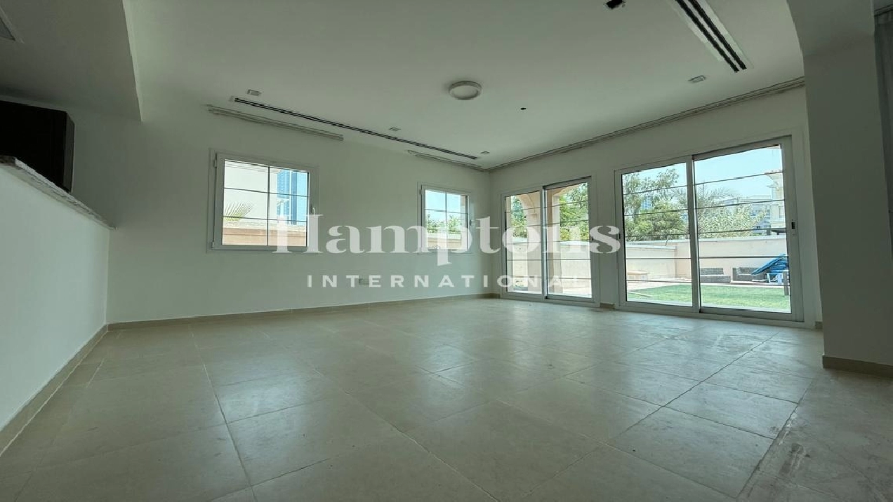 Spacious 2BR + Study + Maid | Large Corner Villa Image# 1
