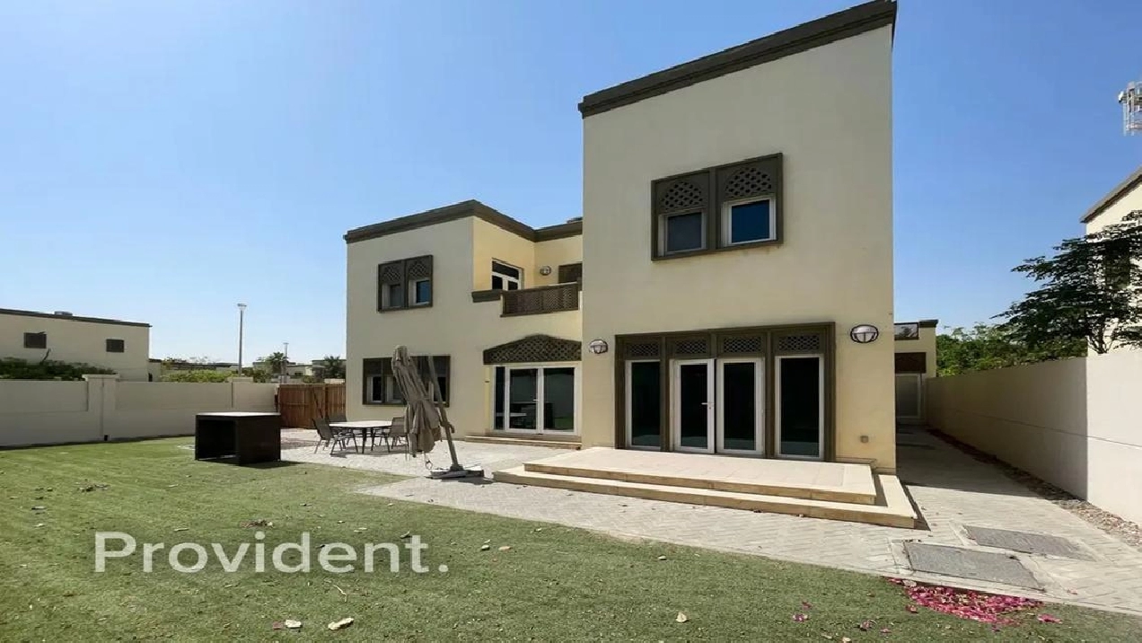 Corner Unit | Upgraded | Prime Location Image# 1