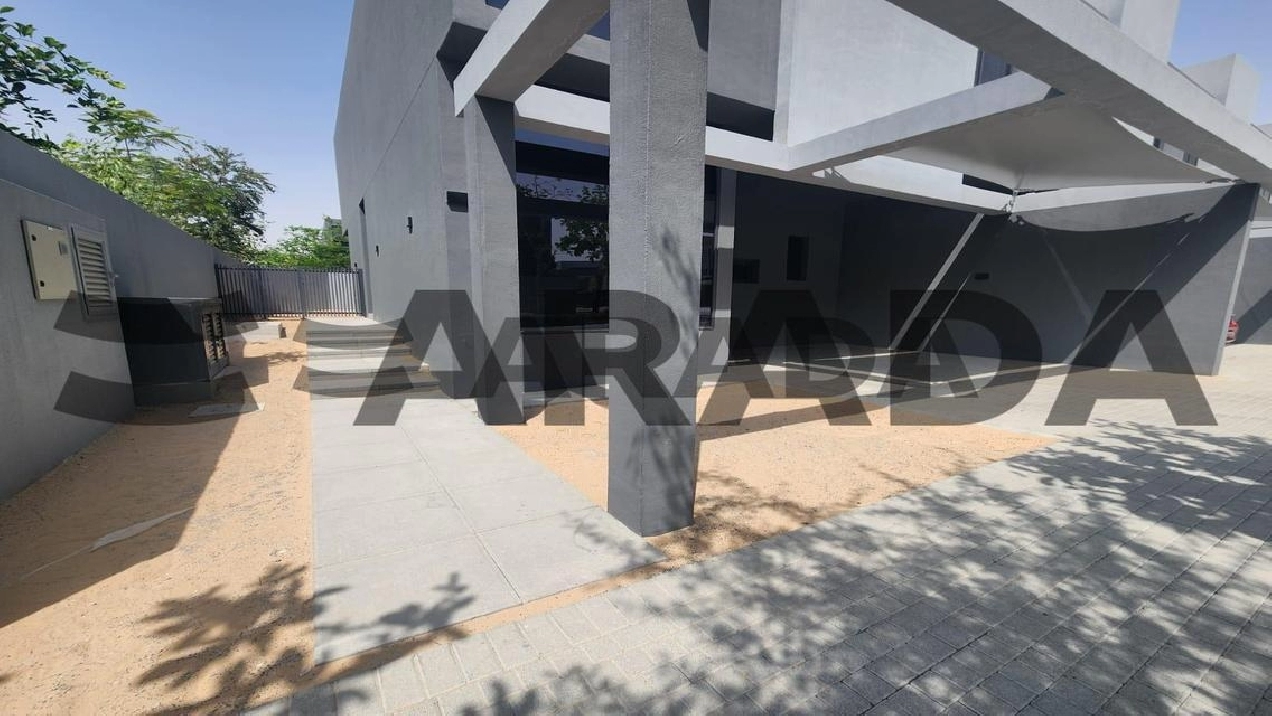 Elegant Corner Villa | Quiet Community