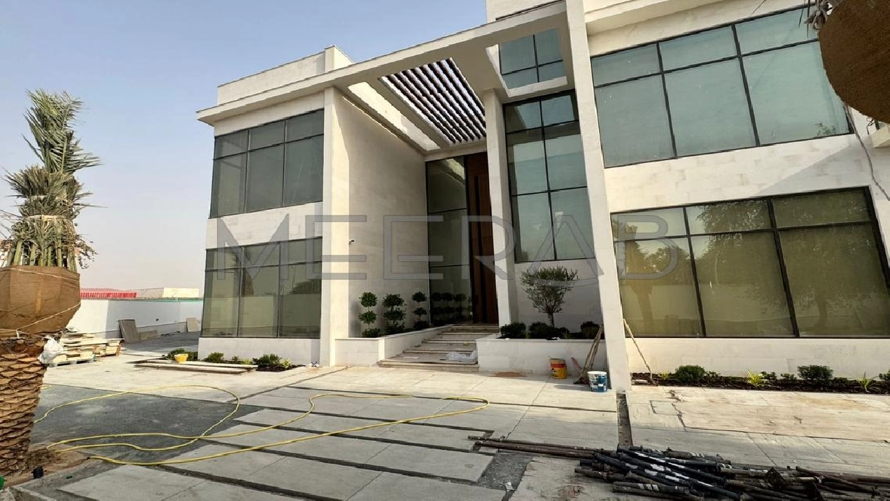 LUXURY LIVING | HIGH QUALITY | MODERN DESIGN VILLA Pictures