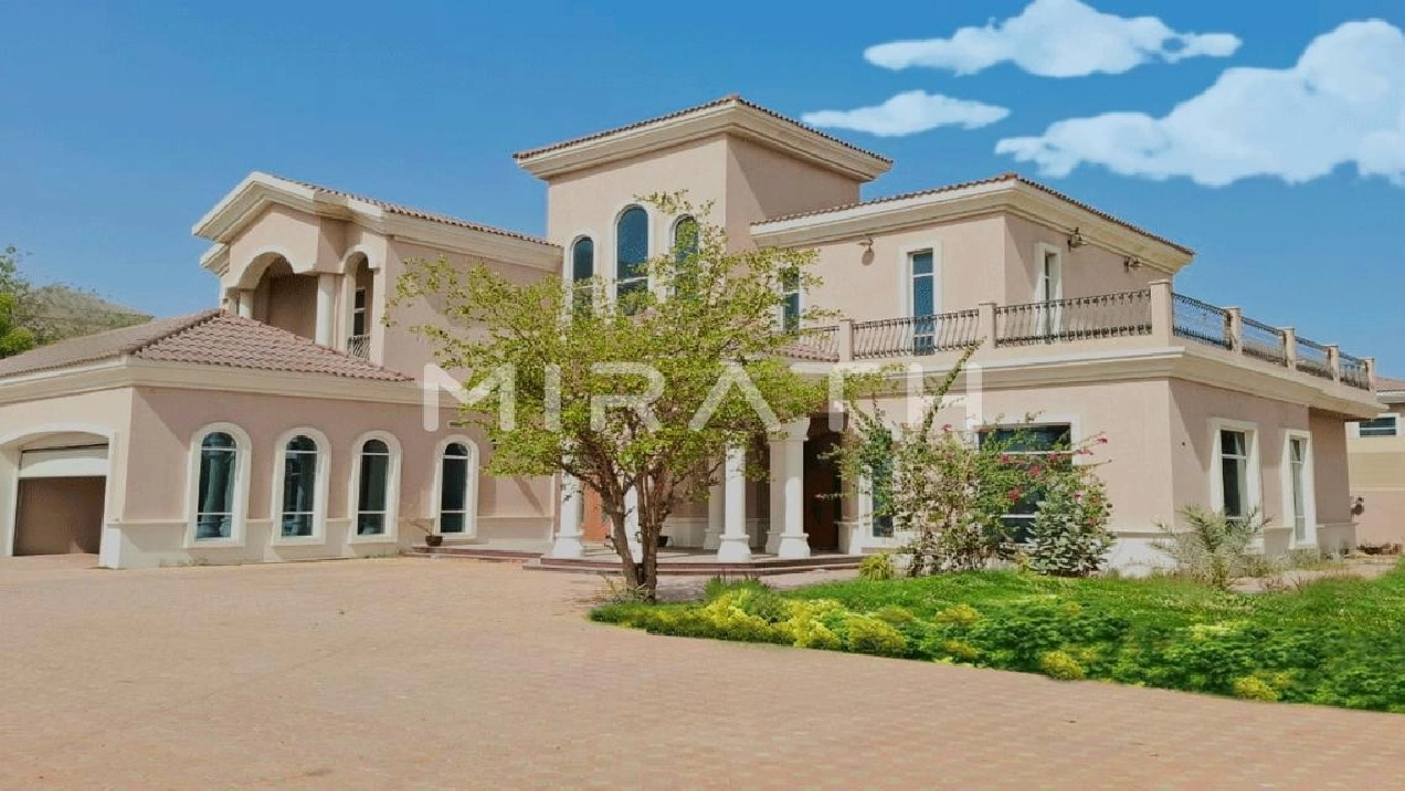 Spacious 5 BR Villa for Rent in Al Khawaneej 1 Pictures