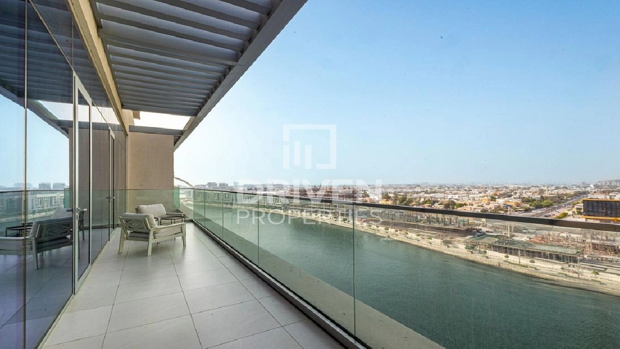 High Floor with Canal and Burj Khalifa View Image# 1