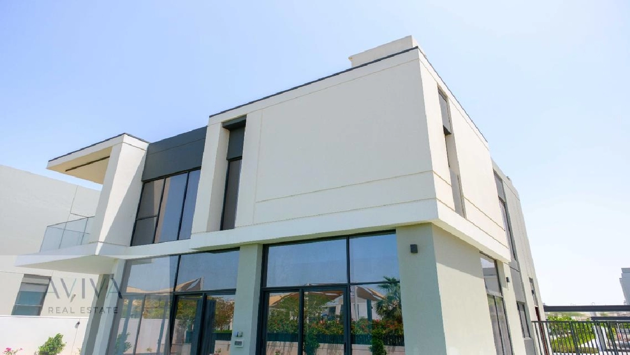 5 BR Villa | Single Row | Park View Image# 1