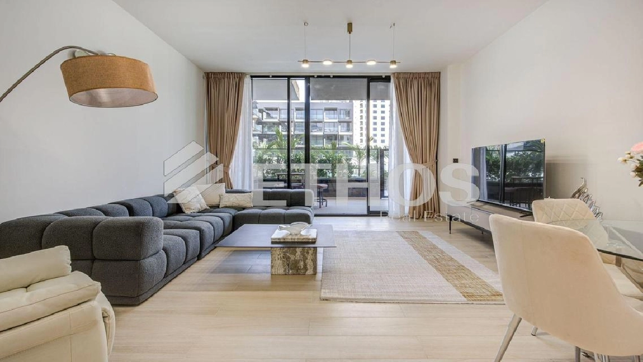 Luxury 1BHK | Furnished | Spacious | Close to Mall