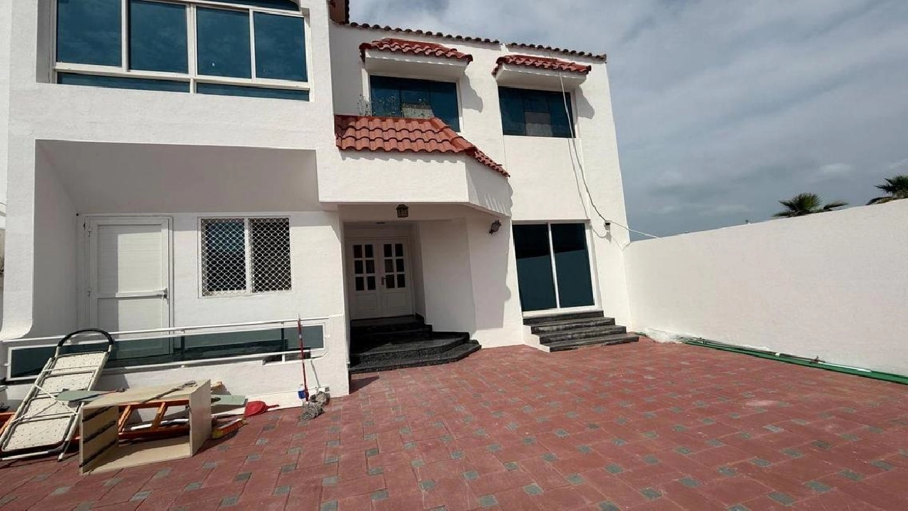 Renovated Four Bedroom With Garden Safa1 Image# 1