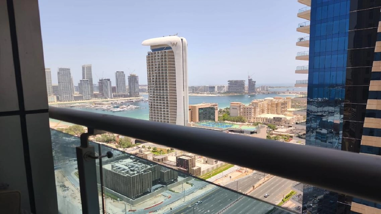 Available! Perfect Layout! Fully Furnished!